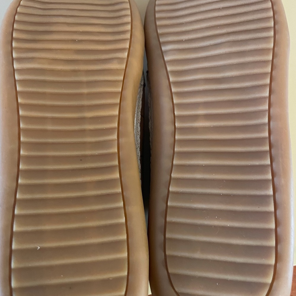 New, Women’s Casual Flat Shoes - Picture 3 of 6